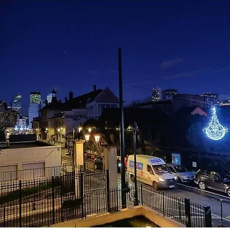 Outstanding Studio Near Paris شقة *